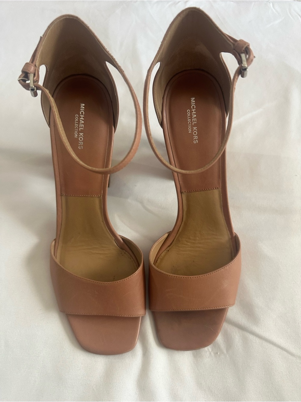 Women’s Michael Kors GENUINE LEATHER Block Heel - Picture 4 of 12